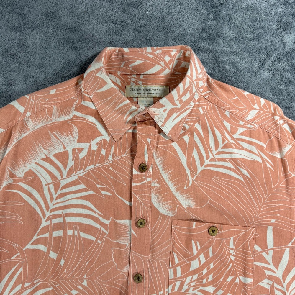 Island Republic 100% Silk Hawaiian Palm Tee Print Shirt Tropical Vacation Salmon